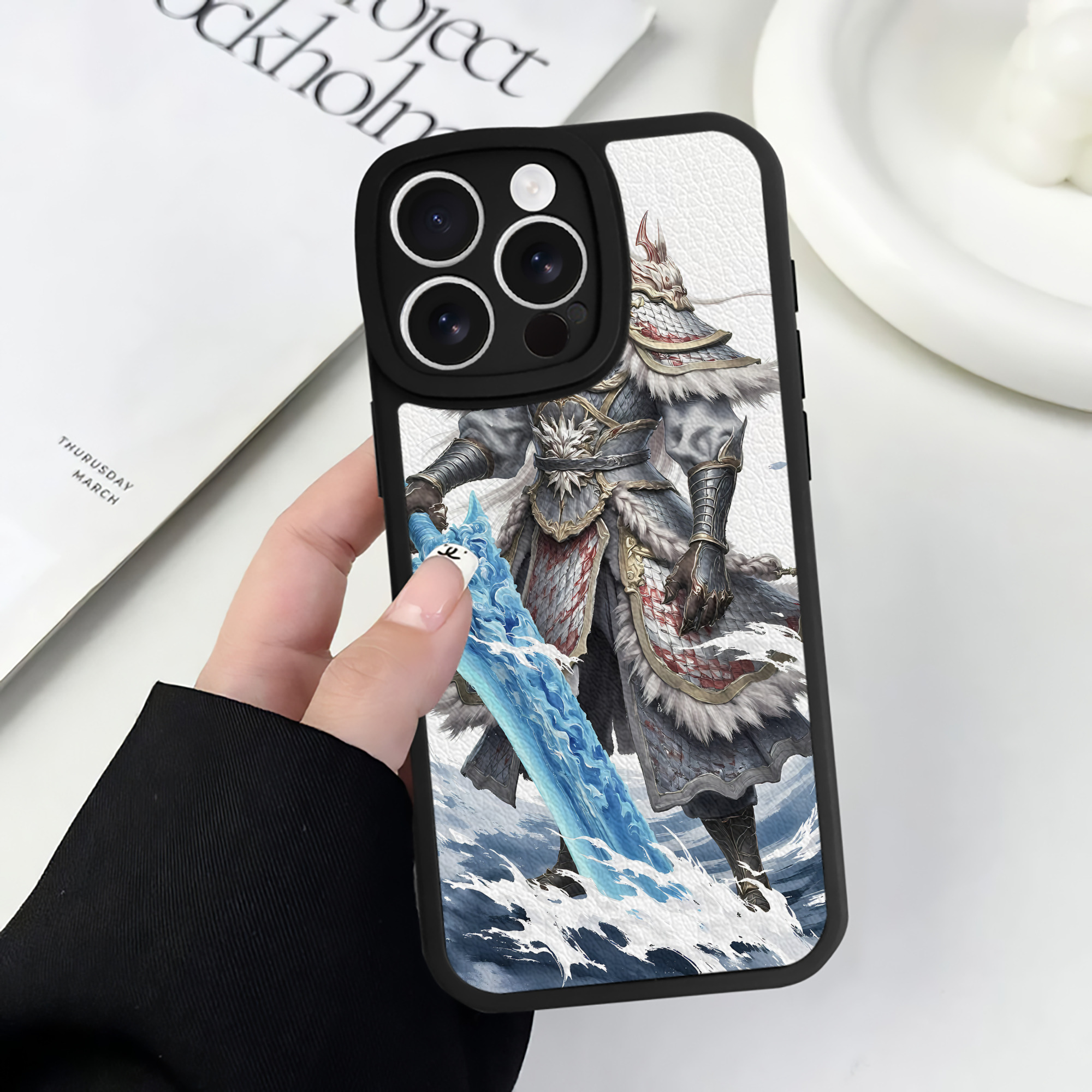 （画像用） Ne Zha 2 ナタ 魔童の大暴れ 【iPhone 16シリーズ対応】シリコンスマホケース（レザー調） 材質：シリコン